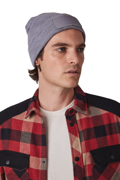 Gorro reciclado con parche