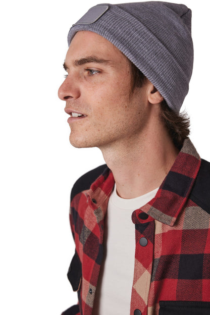 Gorro reciclado con parche