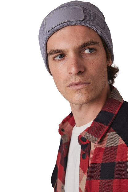 Gorro reciclado con parche
