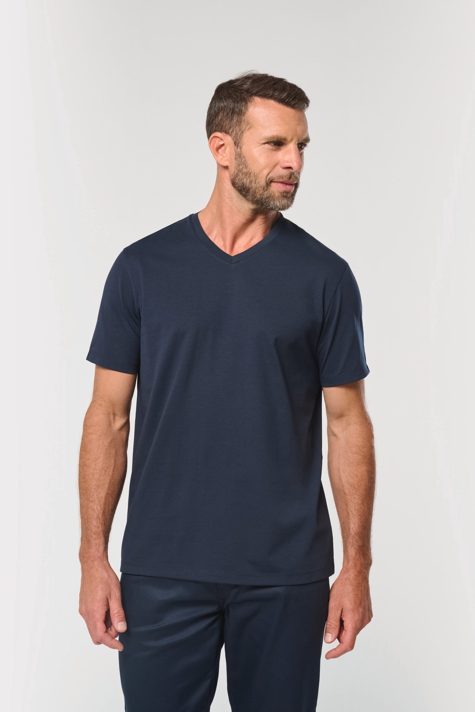 Camiseta ecorresponsable antibacteriana cuello de pico hombre