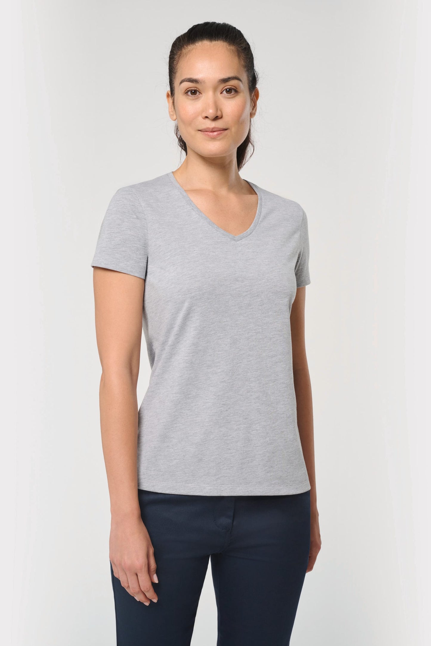 Camiseta ecorresponsable antibacteriana cuello de pico mujer