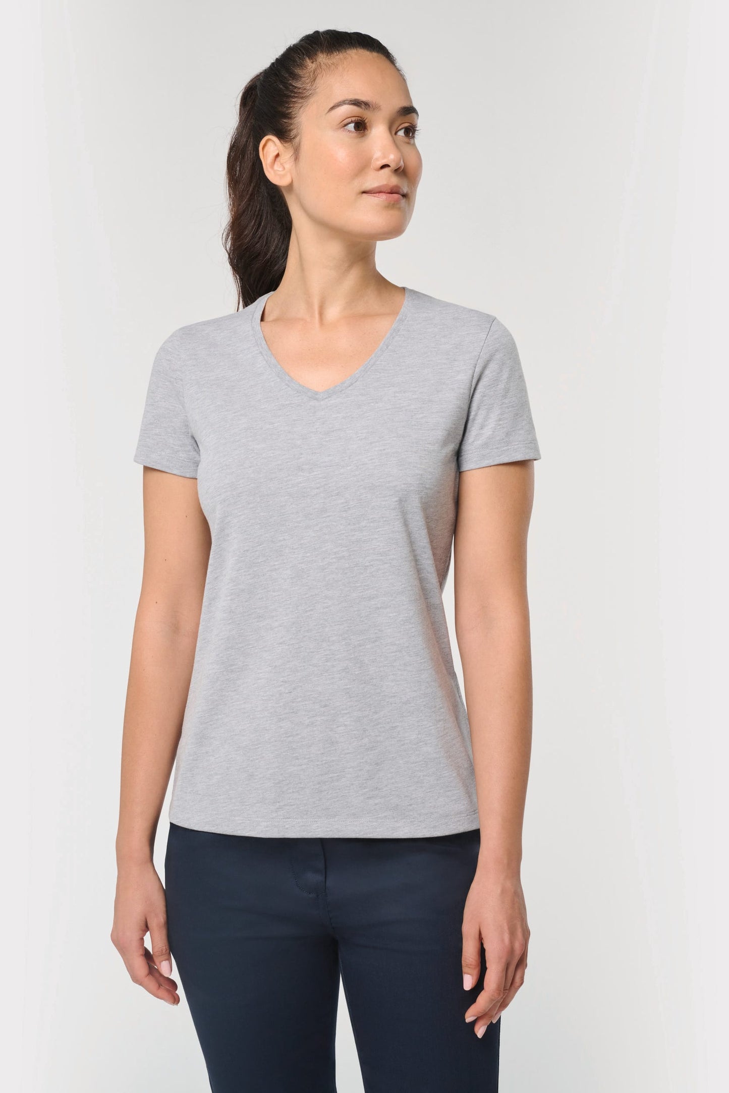 Camiseta ecorresponsable antibacteriana cuello de pico mujer