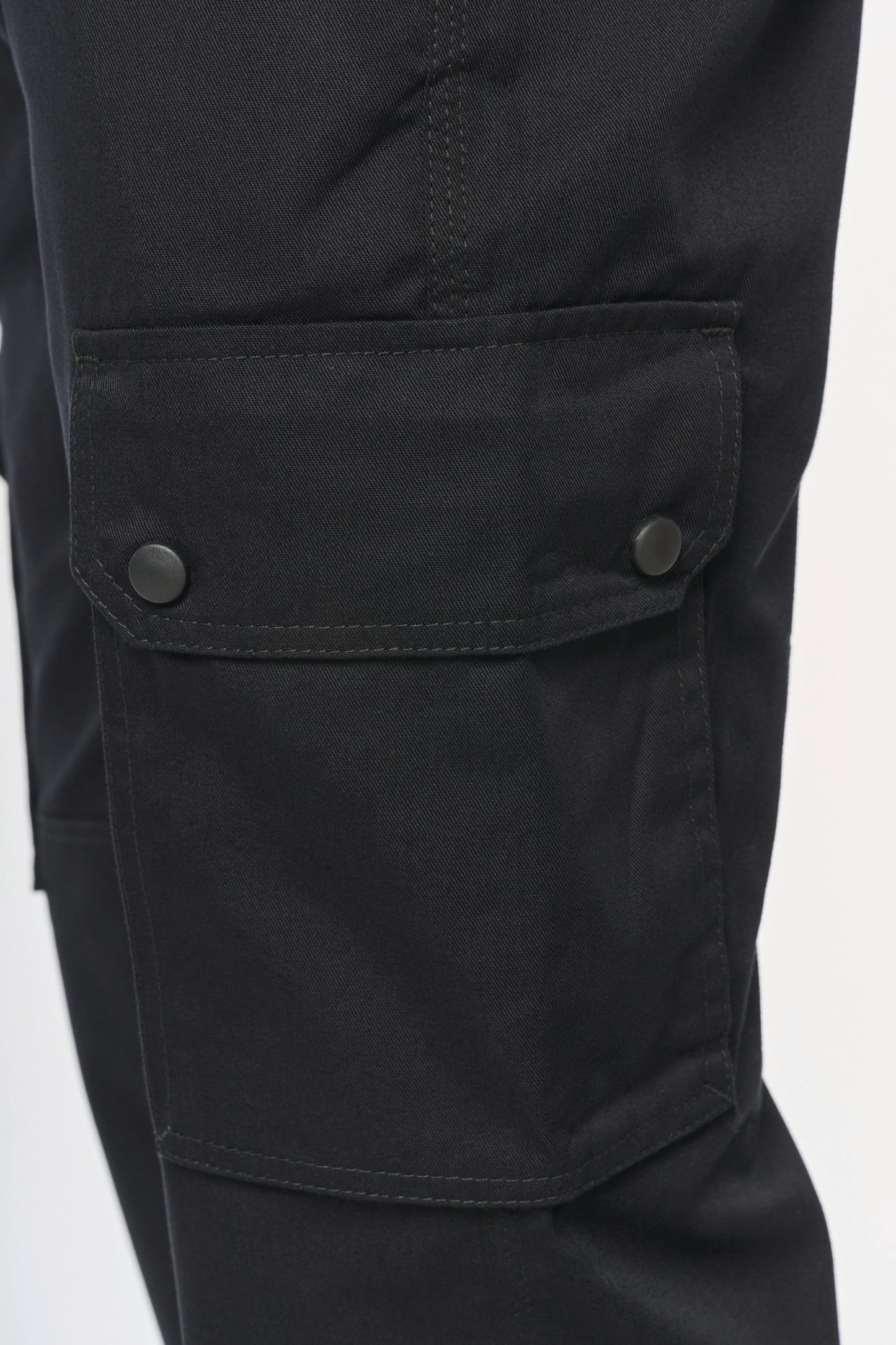 Pantalón tipo cargo unisex con bajo elástico