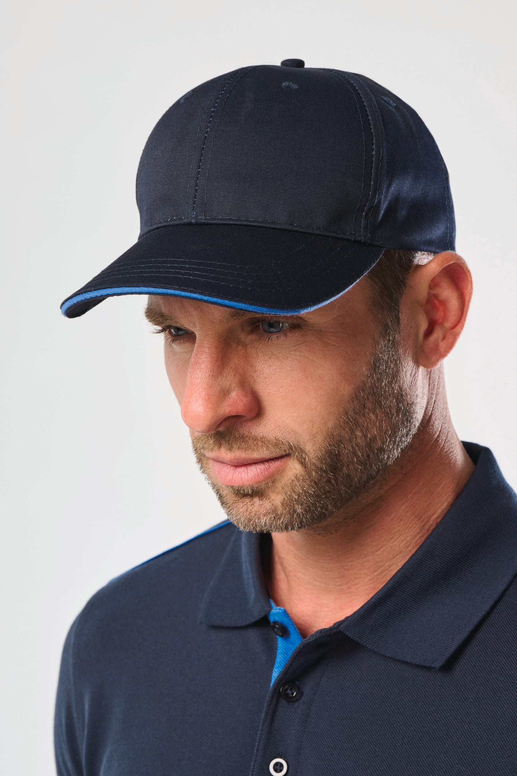 Gorra sandwich contrastado 6 paneles